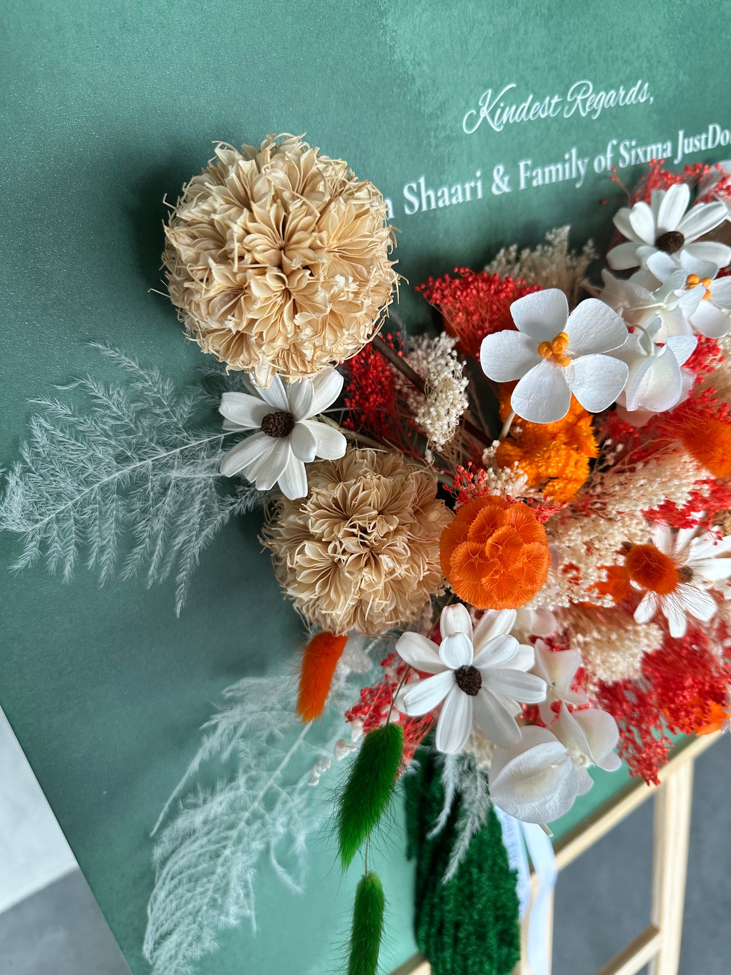 Sunny Leaf Blooms Stand